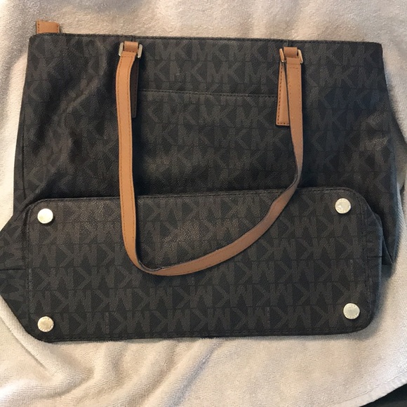 Michael Kors bag WITH travel wallet in brown - Picture 3 of 10
